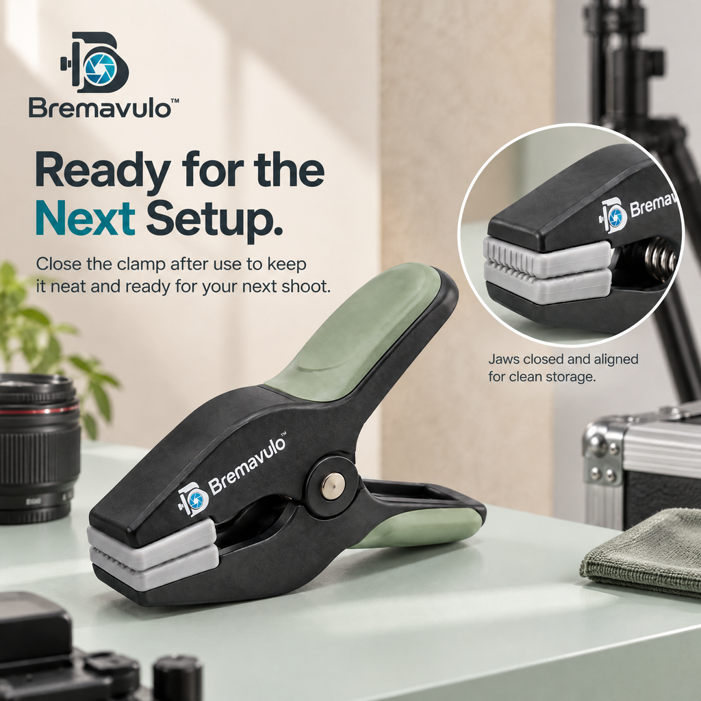 Bremavulo BackdropGrip clamp with textured jaws closed for storage